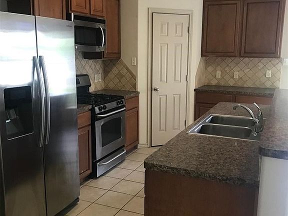 4th image of 2212 Brougham Pl