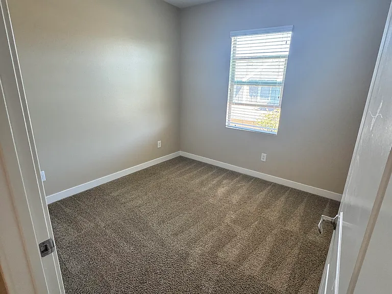 Bedroom - view 1