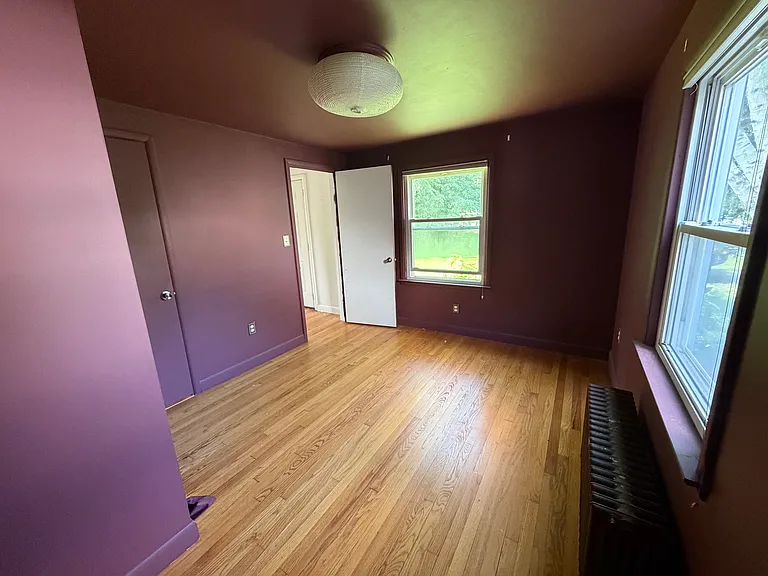 354 N Plain Rd — Photo 14