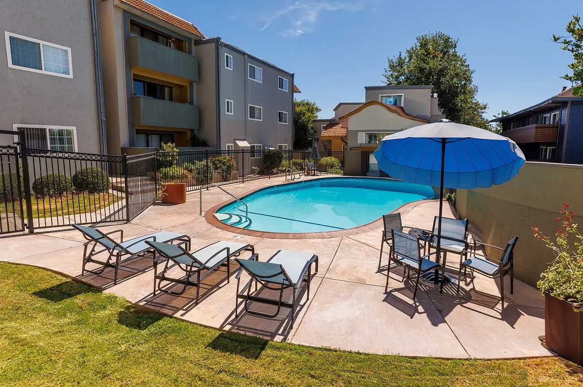 Amador Heights Apartments — Photo 3