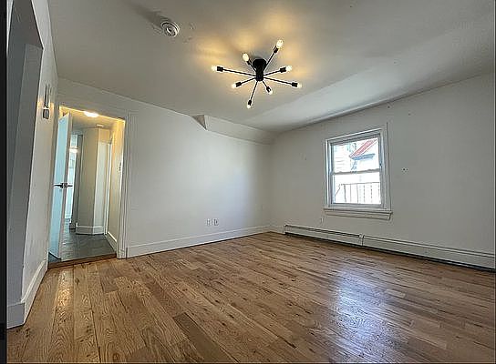 4th image of 420 E 4th St APT 3