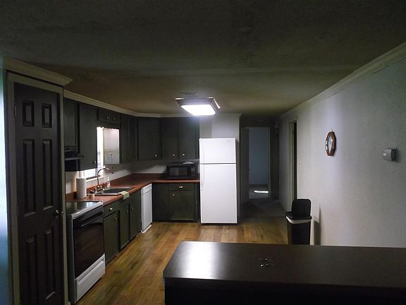 4th image of 2414 Thunderbird Dr