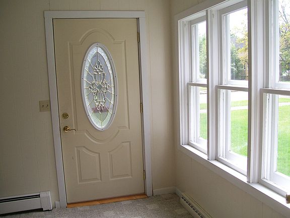 3rd image of 714 Montana Ave