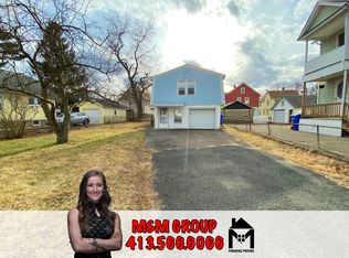 38 Cherrelyn St, Springfield, MA 01104