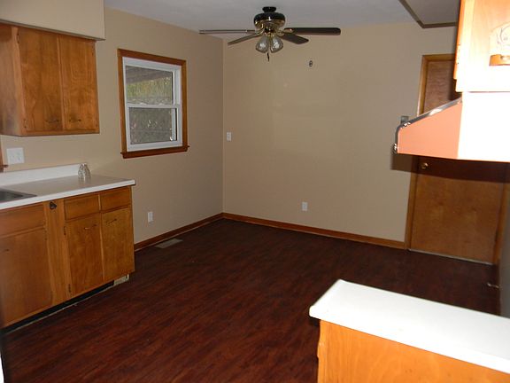3rd image of 409 Ardmore Dr
