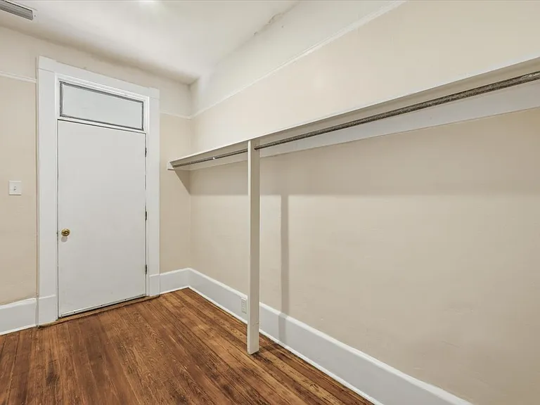 2305 Abercorn St — Photo 15