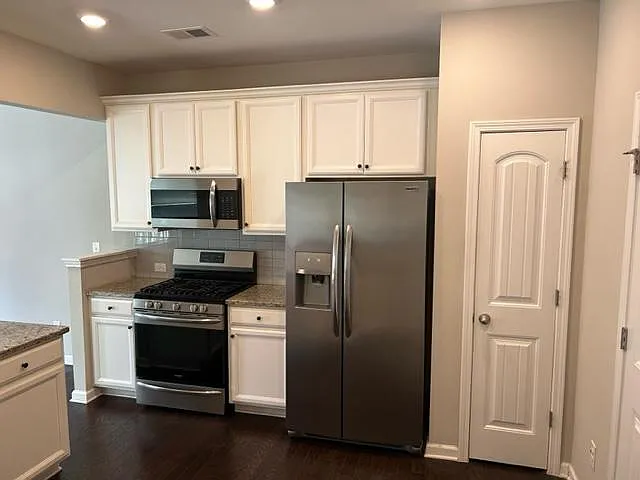1235 Foxcroft Ln — Photo 5