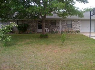 240 Gordon Dr, Azle, TX 76020