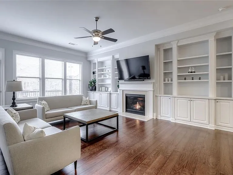453 Alderwood St — Photo 13