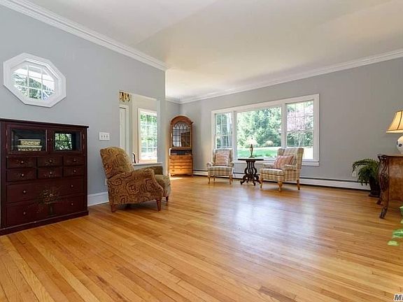 5th image of 20 Brewster Ave
