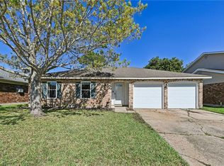 2015 Spanish Oaks Dr, Harvey, LA 70058