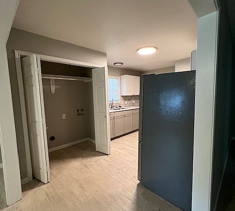 2nd image of 3130 Cartwright St