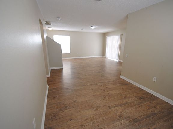 5th image of 4414 Hamlet Ct