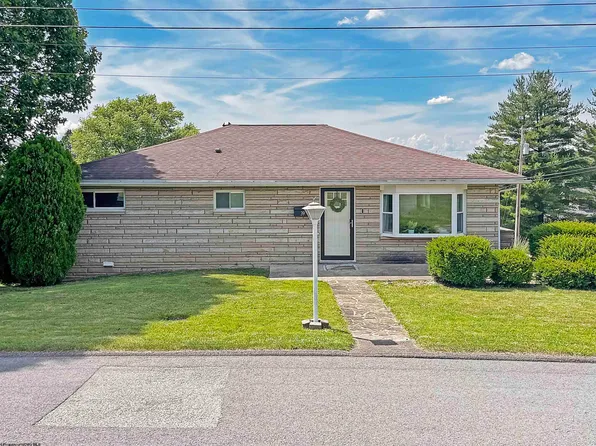 39 Baltimore St, Westover, WV 26501