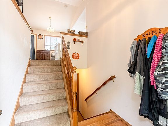 3rd image of 181 Jensen Ln