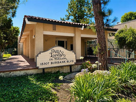 2nd image of 18307 Burbank Blvd Unit 131