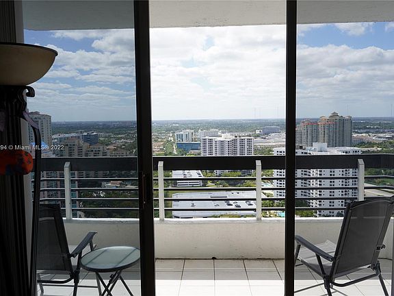 4th image of 3530 Mystic Pointe Dr APT Lph03