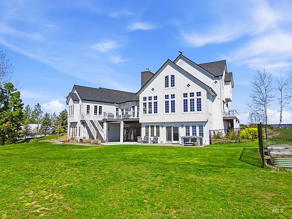 3rd image of 1014 Hilby Rd