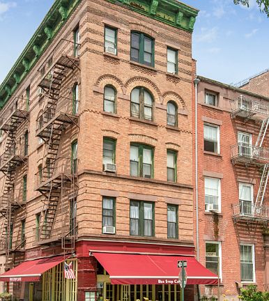 5th image of 2 Bethune St APT 1C