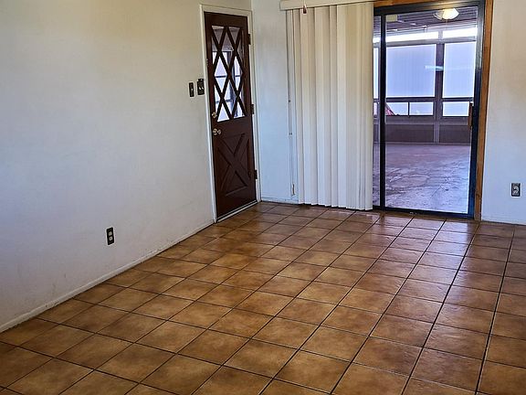 3rd image of 6104 S El Camino Dr