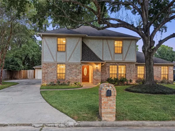 5522 Woodville Ln, Spring, TX 77379