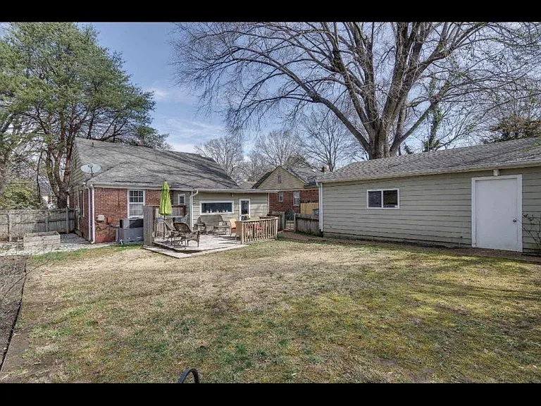 3611 Johnwood Dr — Photo 15