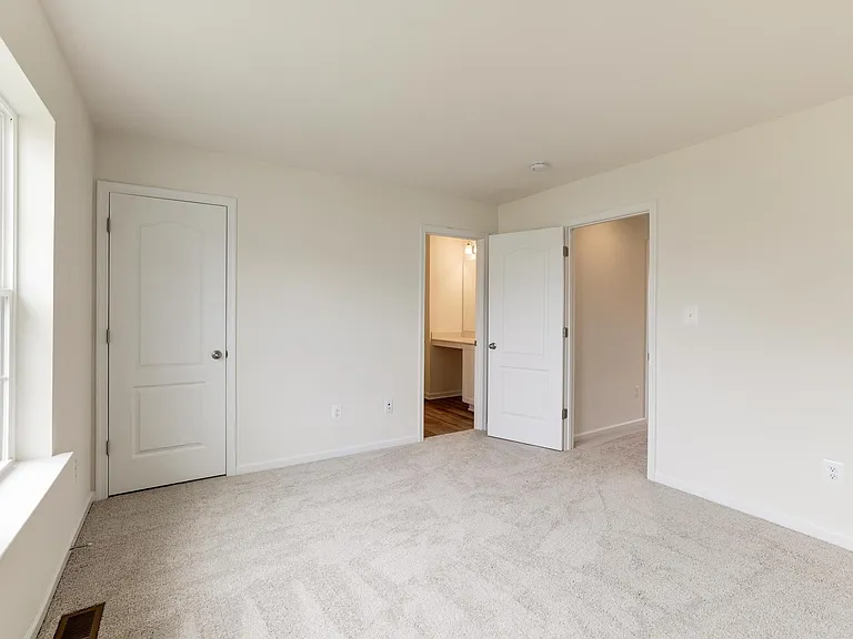 11 Orchard Green Dr — Photo 32