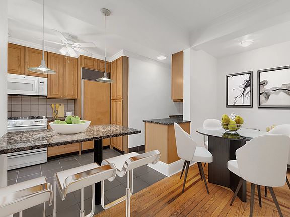 4th image of 136 E 36th St APT 1G