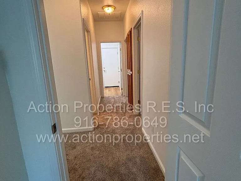 320 Bettencourt Dr — Photo 13