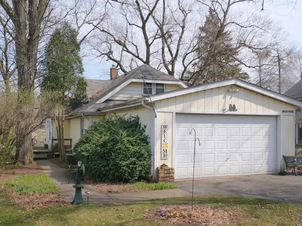 6N091 River Dr, Saint Charles, IL 60175