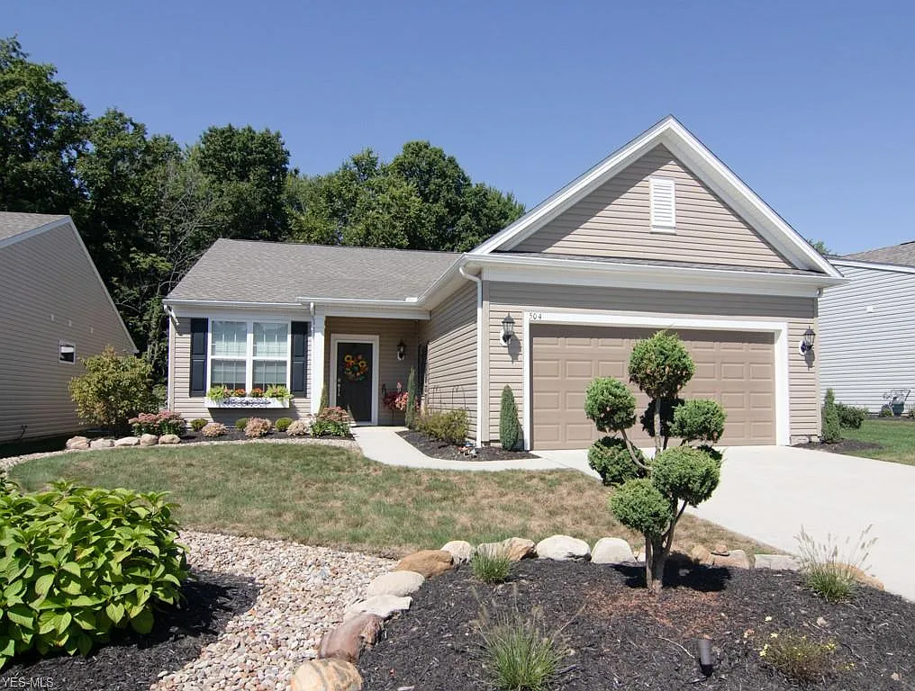 504 Arbor Ln photo 1