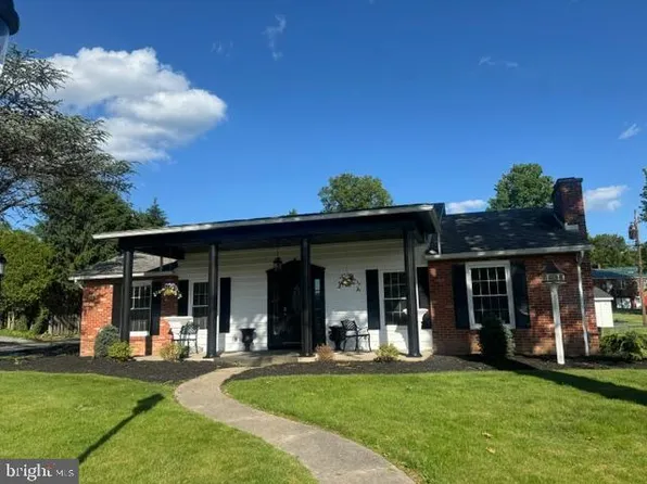 42 Grand Pkwy, Lewistown, PA 17044
