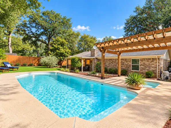7717 Chasewood Dr, North Richland Hills, TX 76182