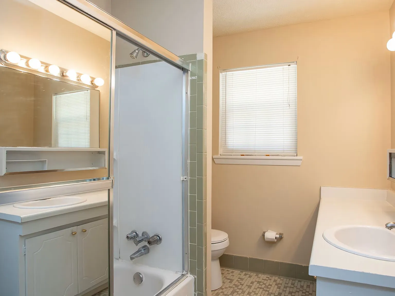 Green Valley Court Apartments — Photo 2