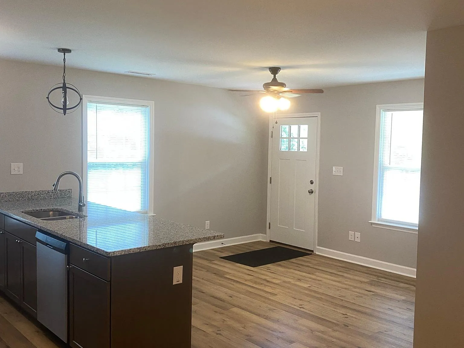 2 bed, 960 sqft, $1,450 — Photo 3