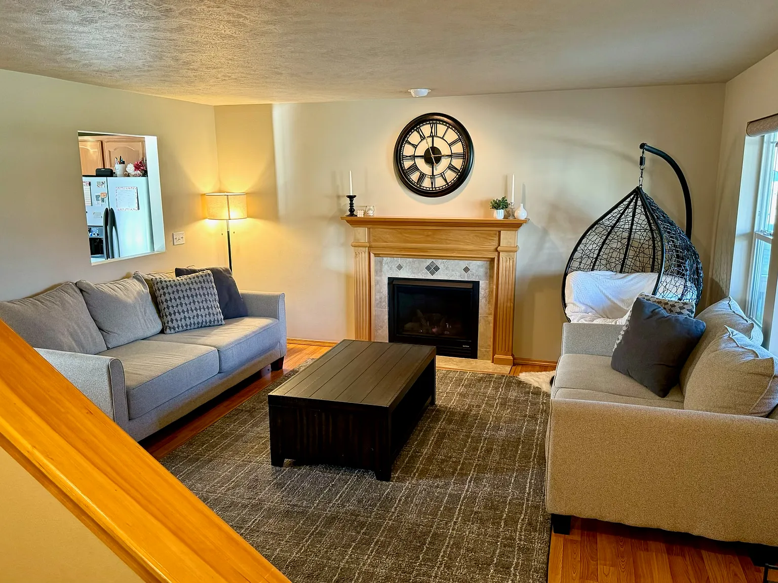 3 bed, 2.5 bath, 1614 sqft, $2,200 — Photo 2