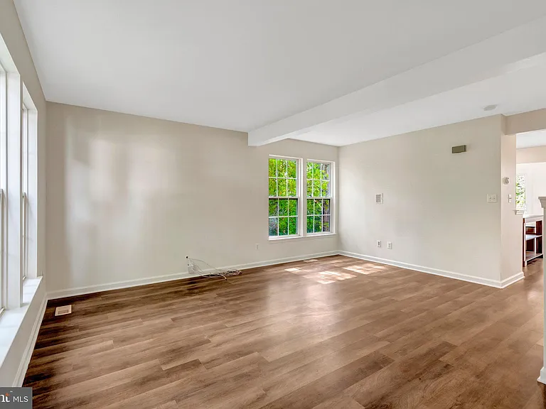 7057 Sauvage Ln — Photo 5