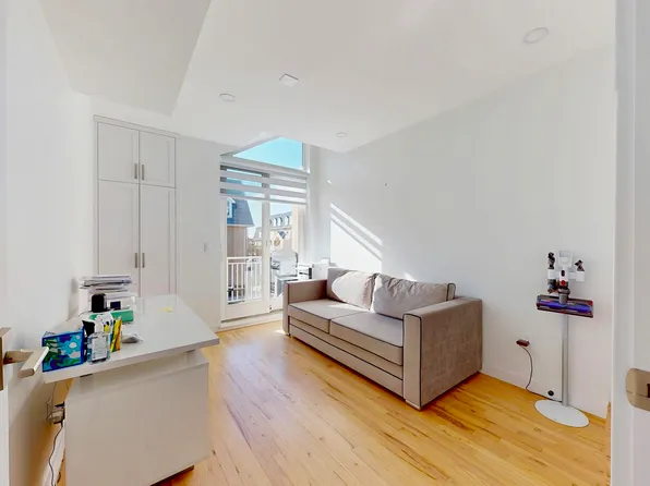 1940 Bergen Avenue image 22 of 42