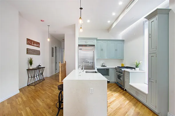 Sold by Douglas Elliman | media 21