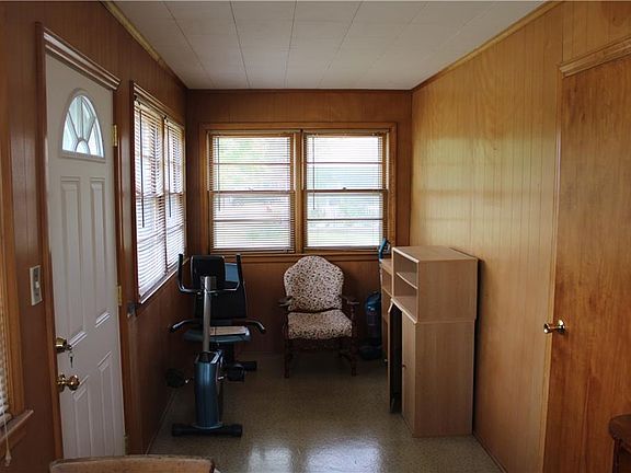 4th image of 502 N Highland St