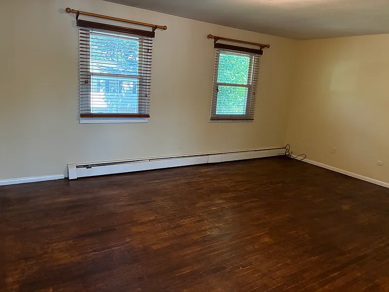 10 Fairview Dr #3 — Photo 6