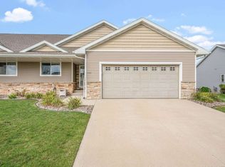 2521 W Crais Ct, De Pere, WI 54115