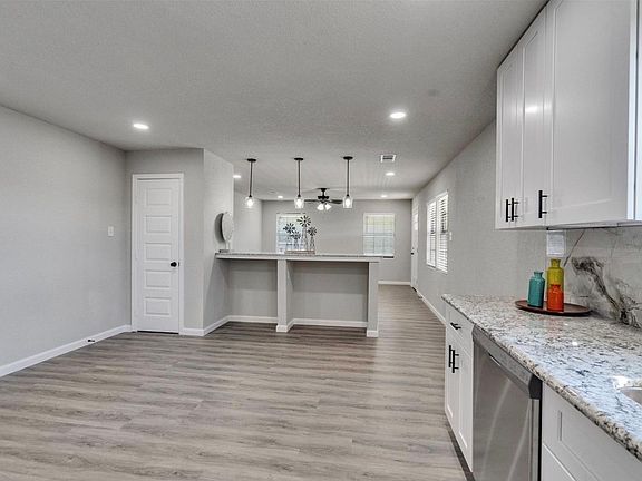 5th image of 231 Dehart St #1