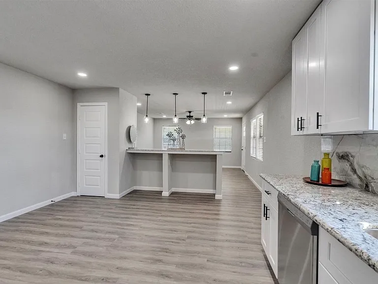 231 Dehart St #1 — Photo 5