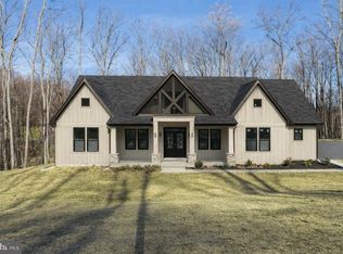 19 Mistletoe Ln, Shepherdstown, WV 25443