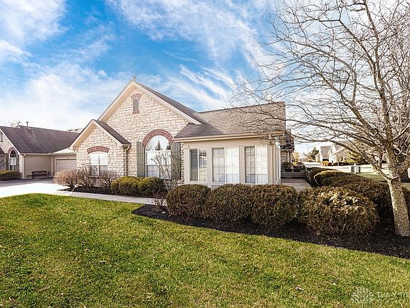 2nd image of 1486 Cotswold Ln