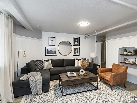 5th image of 1283 Valley Rd APT 7