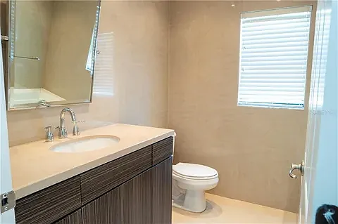 3 bed, 1978 sqft, $3,500 — Photo 2