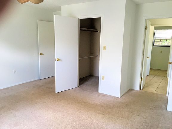 Master Bedroom (Closet)