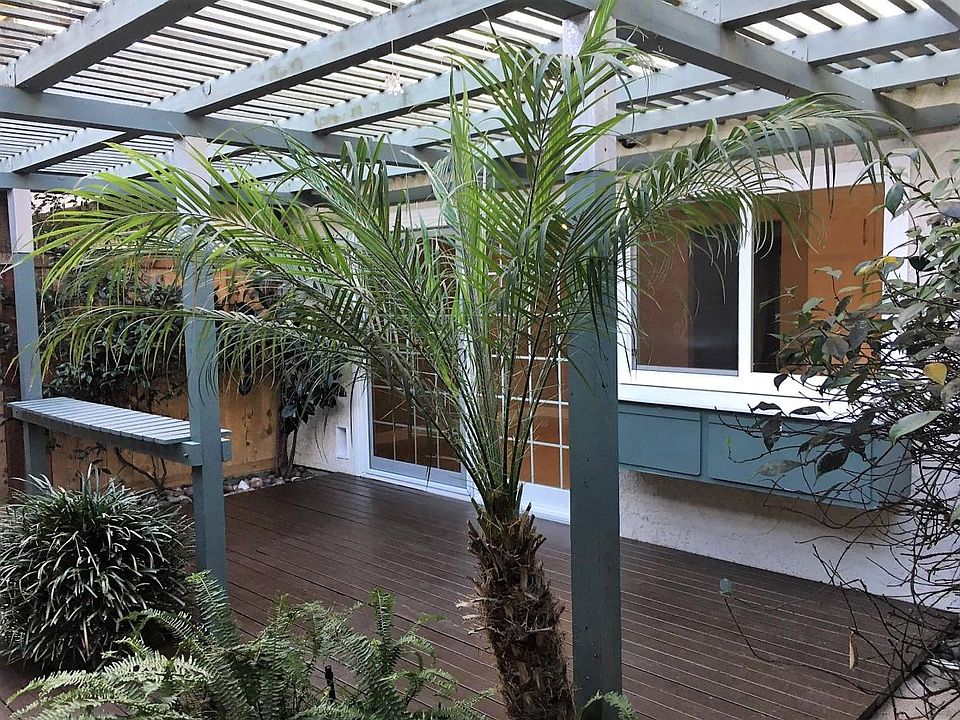 Large Private Patio/Courtyard